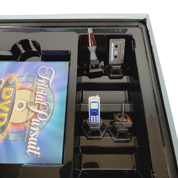 Trivial Pursuit DVD Pop Culture Board Game Parker Brothers 2003 Edition - Picture 10 of 12